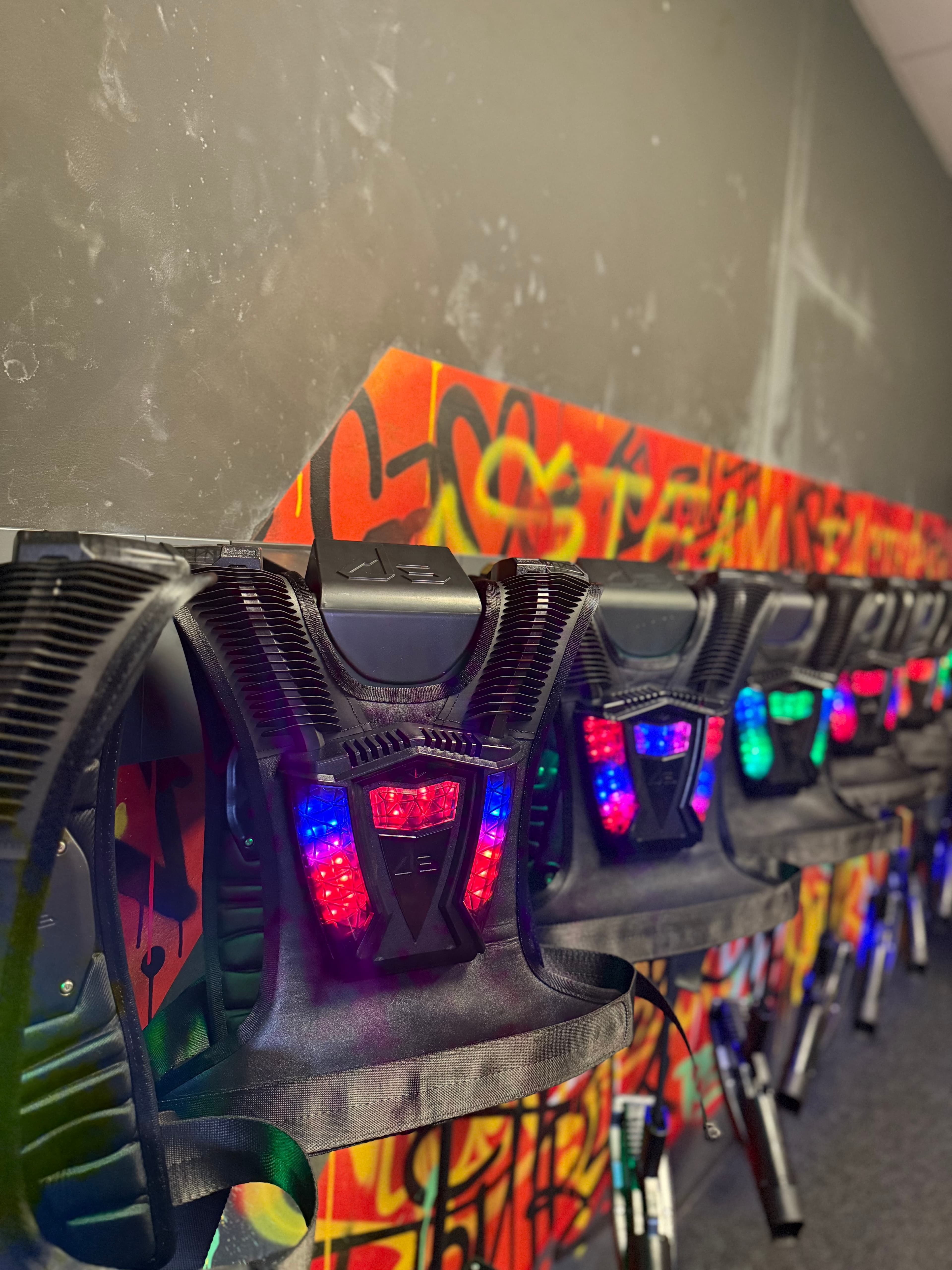 MÁME NOVÚ LASER ARÉNU!